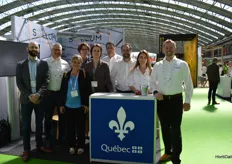 At the Sollum booth: The Canadian Delegation and some guys from Hoogendoorn, not to forget the Sollum team itself